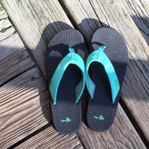 Sanuk flip flops